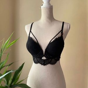(SOLD) NWT LA SENZA Black Lace push-up Bra 34B